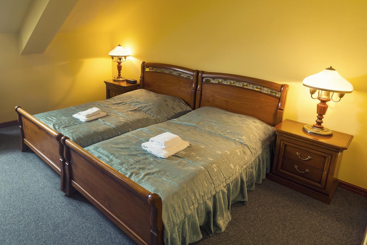 Wellness Hotel Kastiel Jaslovske Bohunice Ngoại thất bức ảnh