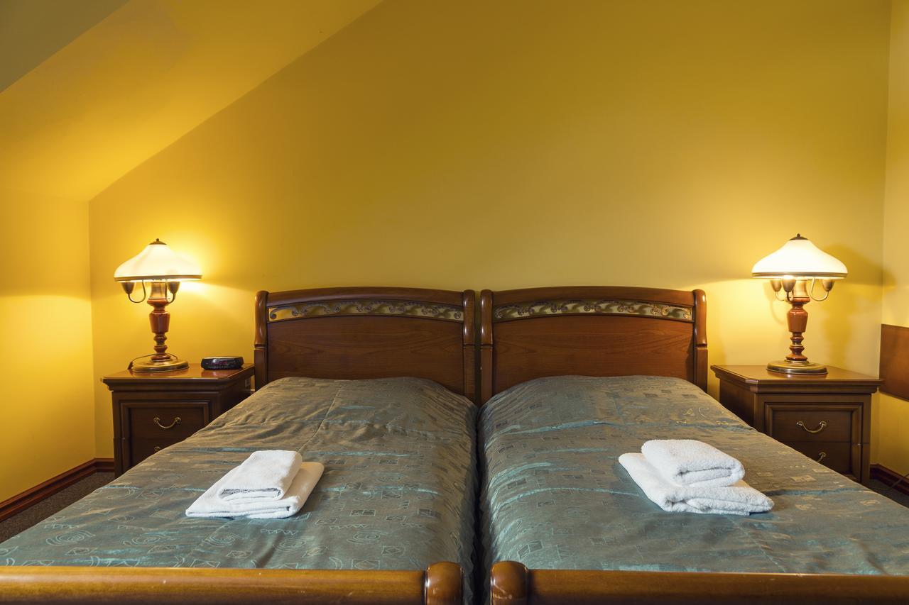 Wellness Hotel Kastiel Jaslovske Bohunice Ngoại thất bức ảnh